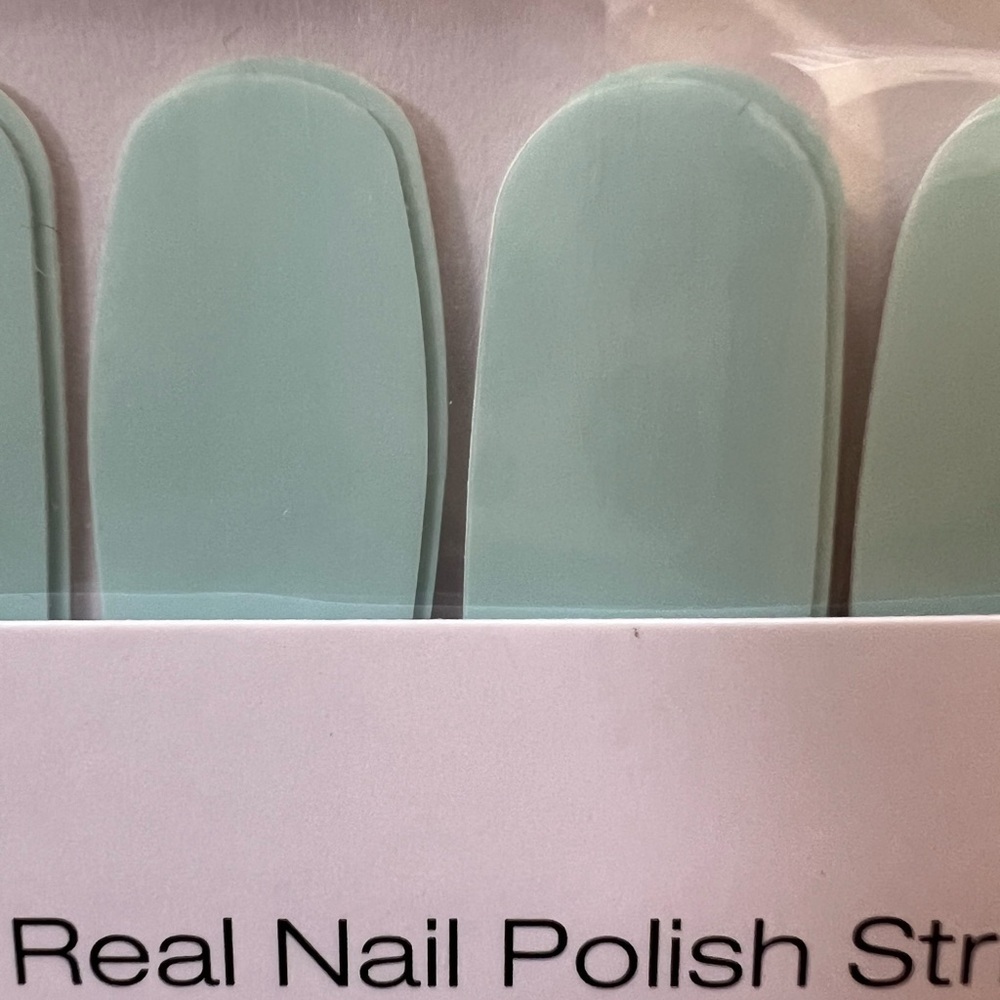 New Color Street Chilladelphia Nail Polish Strips - Picture 3 of 4